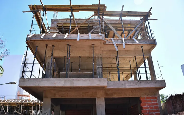 CONTINÚAN LAS OBRAS DE CONSTRUCCIÓN DE 56 VIVIENDAS EN EL PALOMAR
