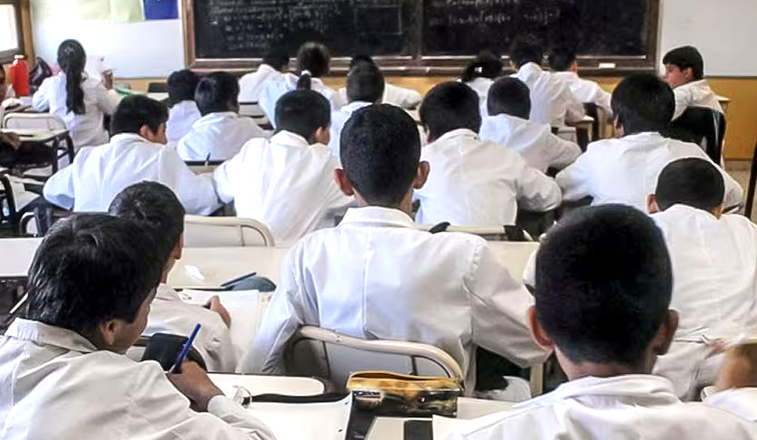 SALARIO DOCENTE: EL GOBIERNO FIJÓ EL SUELDO MÍNIMO EN $500.000 SIN EL AVAL DE LOS GREMIOS