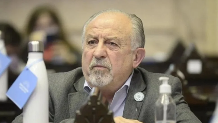 HUGO YASKY: “NO HAY QUE CONVERTIR A AXEL KICILLOF EN OTRO ALBERTO FERNÁNDEZ”