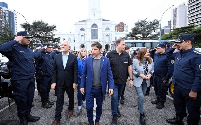 KICILLOF PUSO EN FUNCIONAMIENTO NUEVOS PATRULLEROS EN LA PLATA