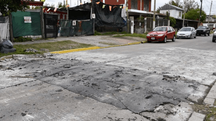 RECONSTRUYEN CON HORMIGÓN UNA IMPORTANTE CALLE DE MERLO