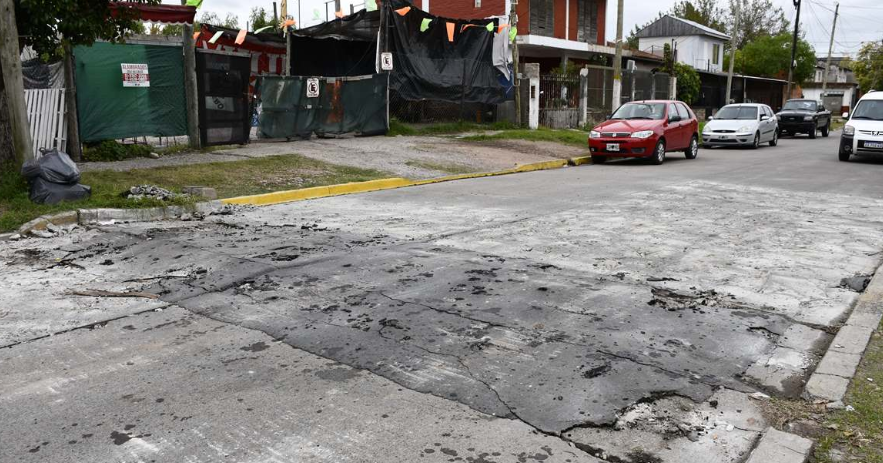 RECONSTRUYEN CON HORMIGÓN UNA IMPORTANTE CALLE DE MERLO
