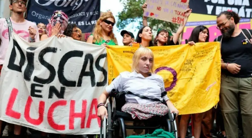 DISCAPACIDAD EN EMERGENCIA: CONVOCAN A UNA RADIO ABIERTA FRENTE AL CONGRESO CONTRA EL AJUSTE DEL GOBIERNO