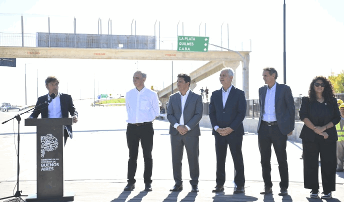 KICILLOF INAUGURÓ LA NUEVA BAJADA A LA AVENIDA 520 DE LA AUTOPISTA BUENOS AIRES – LA PLATA