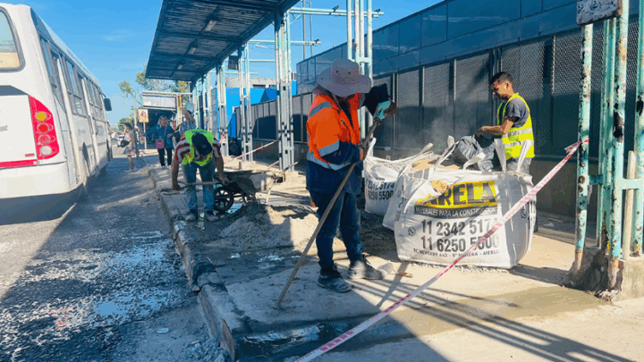 MERLO RENUEVA LAS PARADAS DE COLECTIVOS DE SAN ANTONIO DE PADUA SUR