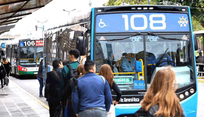 LA UTA RECONFIRMÓ EL PARO DE COLECTIVOS PESE A LOS INTENTOS DEL GOBIERNO POR DESARTICULARLO