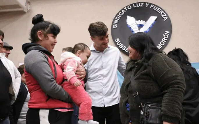 MÁS DE 200 FAMILIAS DE MORÓN FIRMARON LA ESCRITURA DE SUS VIVIENDAS