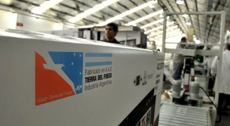 PARO TOTAL EN TIERRA DEL FUEGO POR LA BAJA DE ARANCELES QUE DETERMINÓ EL GOBIERNO