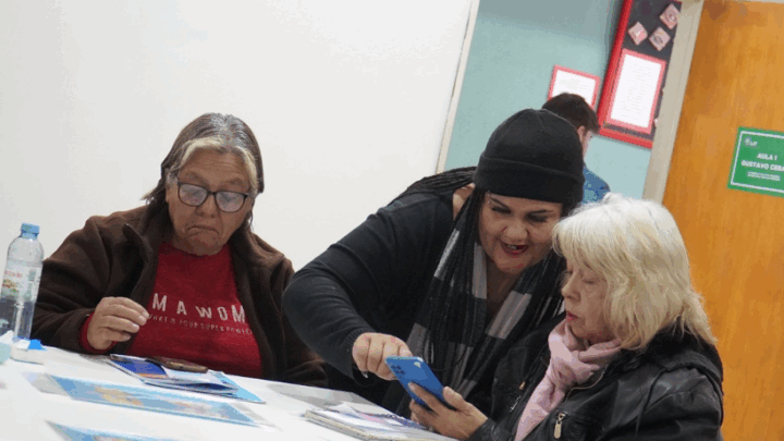 MERLO ACORTA LA BRECHA DIGITAL CON TALLERES PARA ADULTOS MAYORES