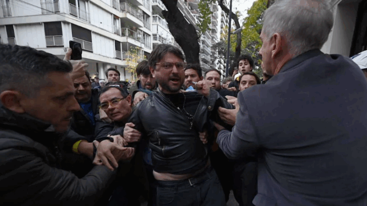 DETUVIERON A JUAN GRABOIS TRAS HABER OCUPADO EL INSTITUTO JUAN DOMINGO PERÓN