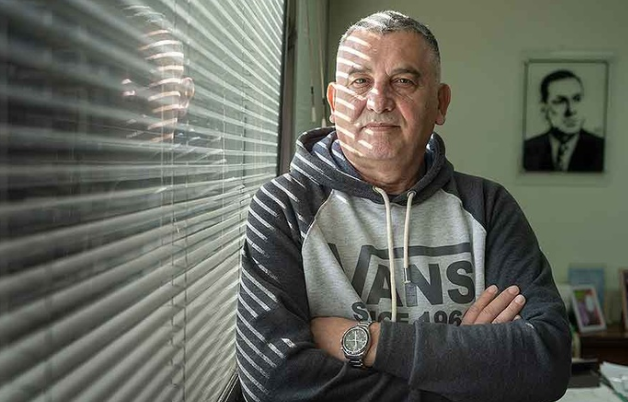 MARIO “PACO” MANRIQUE CRUZÓ A MILEI: “ES UN CAGÓN”