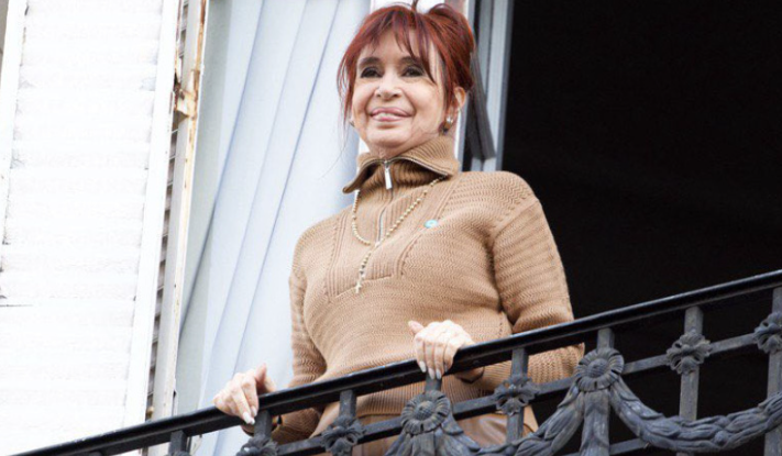 LA JUSTICIA OTORGÓ LA PRISIÓN DOMICILIARIA A CRISTINA KIRCHNER Y DEBERÁ USAR TOBILLERA ELECTRÓNICA