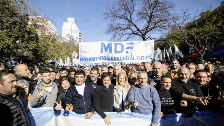KICILLOF PARTICIPÓ DE LA MARCHA EN APOYO A CRISTINA FERNÁNDEZ DE KIRCHNER: “ESTAMOS DONDE TENEMOS QUE ESTAR”