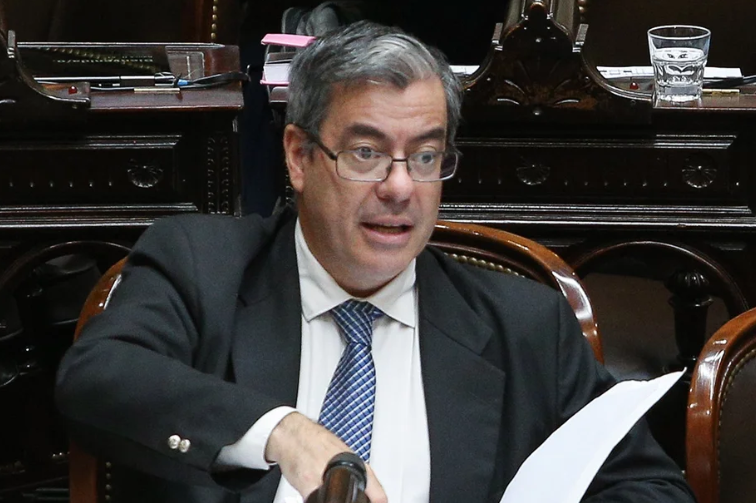 GERMÁN MARTÍNEZ ACUSA AL GOBIERNO DE TENER “UN RELATO INHUMANO Y CRUEL”