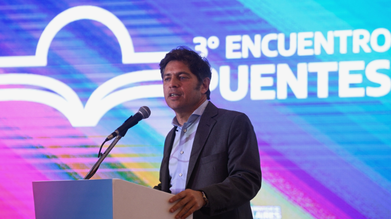 KICILLOF: “MI RESPUESTA A LOS INSULTOS DEL PRESIDENTE ES SEGUIR TRABAJANDO PARA DEFENDER A LOS QUE SUFREN POR SUS POLÍTICAS”