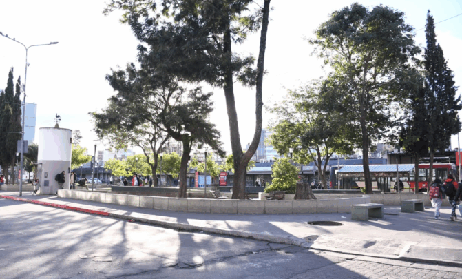 MORÓN: EL MUNICIPIO LLEVÓ ADELANTE LA PUESTA EN VALOR DE LA PLAZA LA ROCHE