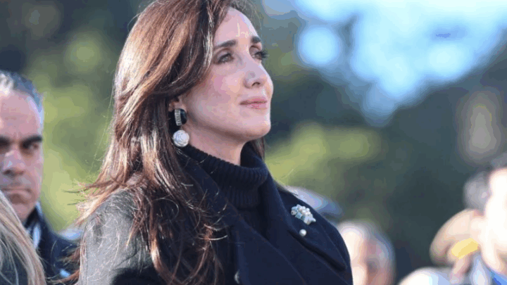 VILLARRUEL DIJO QUE SI EL GOBIERNO QUIERE RECORTAR GASTOS LO HAGA “EN VIAJES Y EN LA SIDE”