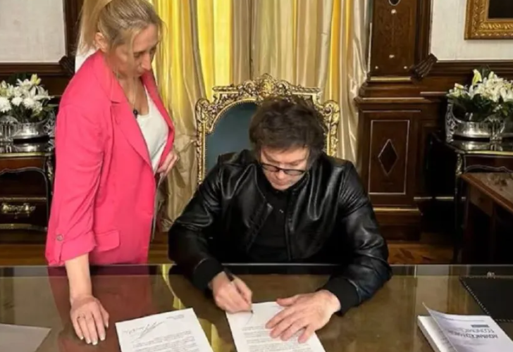 SUPERÁVIT FISCAL MAS FALSO QUE MONEDA DE MADERA