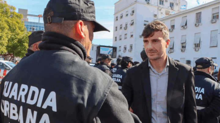 MORÓN PRESENTÓ SU NUEVA GUARDIA URBANA “PARA EJERCER UNA TAREA DE DISUASIÓN Y PREVENCIÓN”