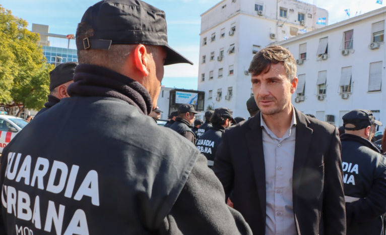MORÓN PRESENTÓ SU NUEVA GUARDIA URBANA “PARA EJERCER UNA TAREA DE DISUASIÓN Y PREVENCIÓN”