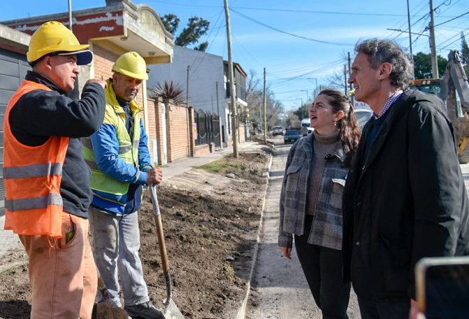 KATOPODIS Y MARIEL FERNÁNDEZ RECORRIERON OBRAS EN MORENO “PARA QUE LAS Y LOS BONAERENSES VIVAN MEJOR”