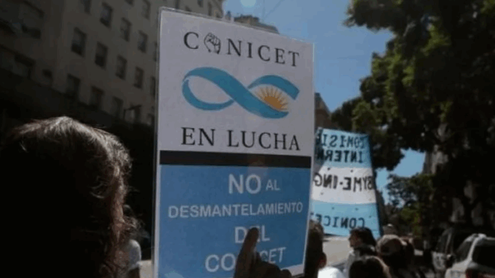 EN MEDIO DEL FUROR POR EL STREAMING, TRABAJADORES DEL CONICET PARAN POR 48 HORAS CON ACAMPE Y MOVILIZACIÓN