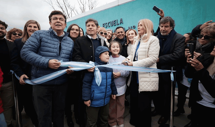 KICILLOF: “MILEI VINO UN RATO A SACARSE UNA FOTO, PERO NO SE ANIMA A CAMINAR LOS BARRIOS DE LA MATANZA”