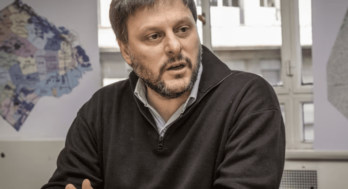 LEANDRO SANTORO: “LA POLÍTICA ARGENTINA SIGUE EN EL SIGLO XX, MIENTRAS LA SOCIEDAD YA ESTÁ EN EL XXI”