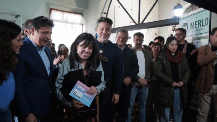 MERLENSES RECIBIERON PASES LIBRES MULTIMODALES: “ES UN ACTO DE JUSTICIA QUE CONTRASTA CON LO QUE OCURRE A NIVEL NACIONAL”