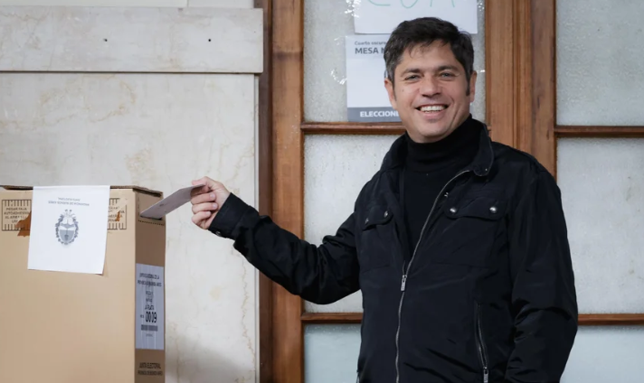 KICILLOF VOTÓ EN LA PLATA Y DESTACÓ QUE “ES UNA ELECCIÓN MUY IMPORTANTE PARA LA DEMOCRACIA”