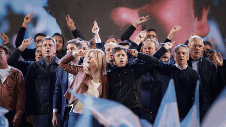 AXEL KICILLOF LE PIDIÓ A JAVIER MILEI QUE “RECTIFIQUE EL RUMBO” Y QUE LO LLAME A UNA REUNIÓN