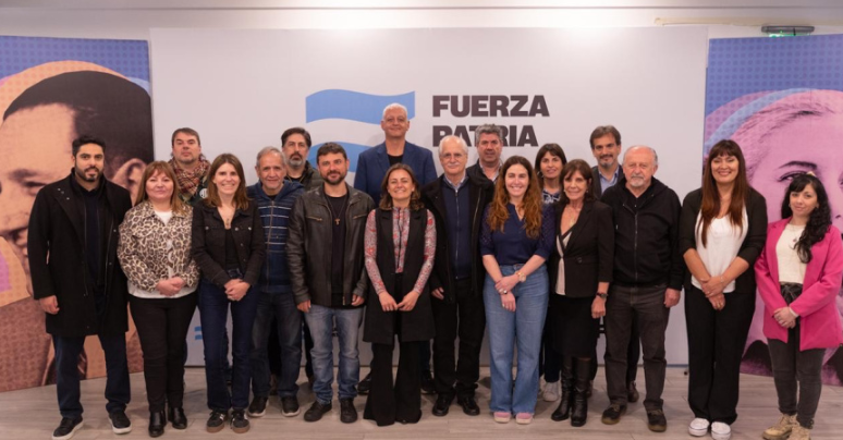 CANDIDATOS BONAERENSES DE FUERZA PATRIA SE REUNIERON EN EL PJ NACIONAL