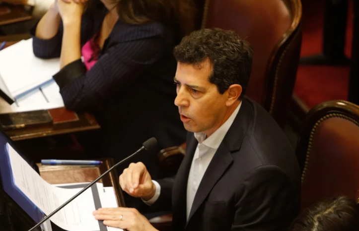 “WADO” DE PEDRO DICE QUE MILEI “ES UN PRESIDENTE QUE MIENTE” Y QUE “NO CONOCE LA REALIDAD”