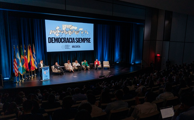 KICILLOF PARTICIPÓ DE LA JORNADA “DEMOCRACIA SIEMPRE” EN NUEVA YORK