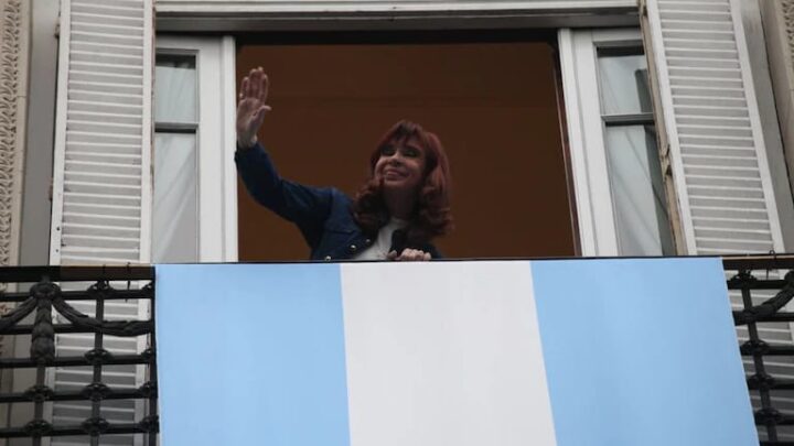 AYER POR PERÓN, HOY POR CRISTINA: MILES MARCHARON EN EL DÍA DE LA LEALTAD