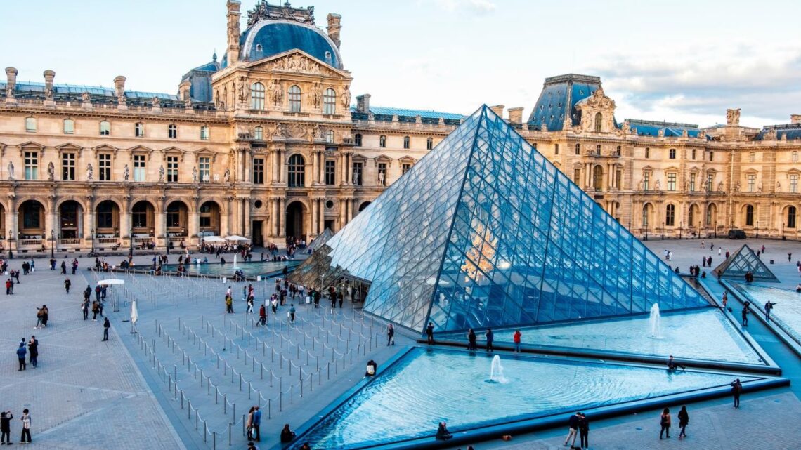 ROBO HISTÓRICO EN EL LOUVRE: UN GOLPE AL CORAZÓN DEL PATRIMONIO FRANCÉS