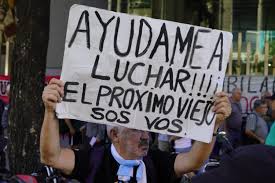 NUEVO DÍA DE PROTESTAS EN LA CIUDAD: JUBILADOS Y PERSONAS CON DISCAPACIDAD SE MOVILIZAN CONTRA EL AJUSTE DEL GOBIERNO NUEVO DÍA DE PROTESTAS EN LA CIUDAD: JUBILADOS Y PERSONAS CON DISCAPACIDAD SE MOVILIZAN CONTRA EL AJUSTE DEL GOBIERNO
