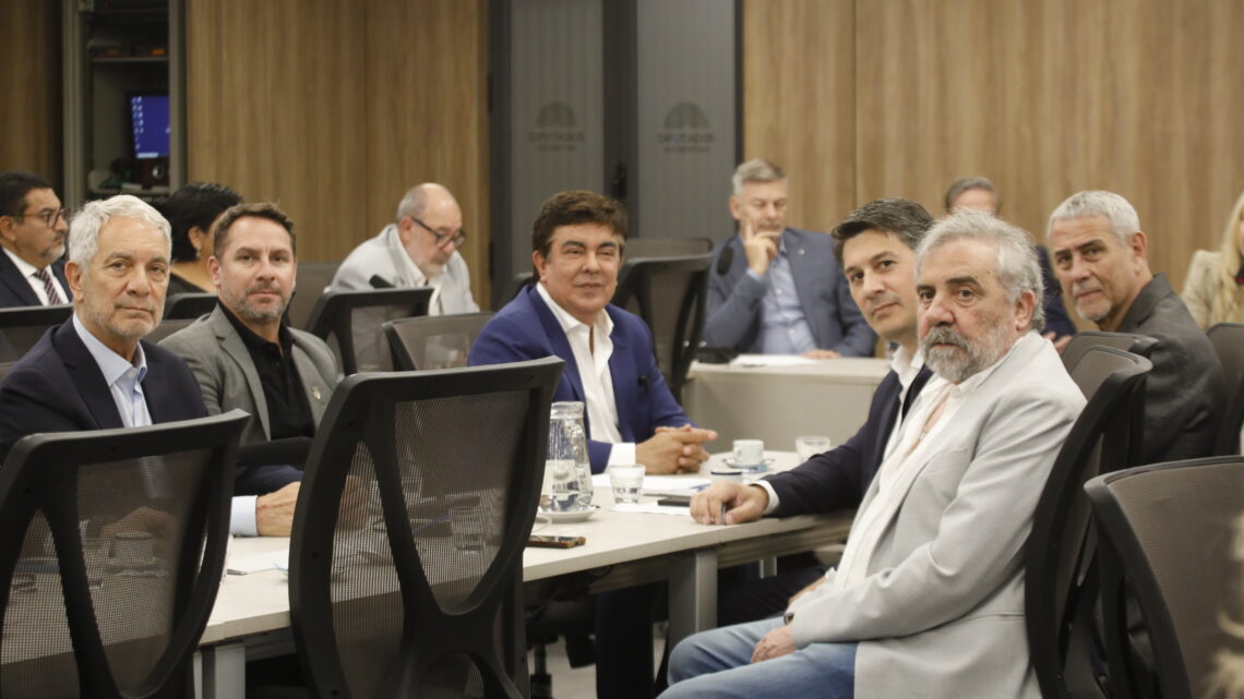 Fernando Espinoza: “Está empezando a sentirse fuerte el hambre en el país”