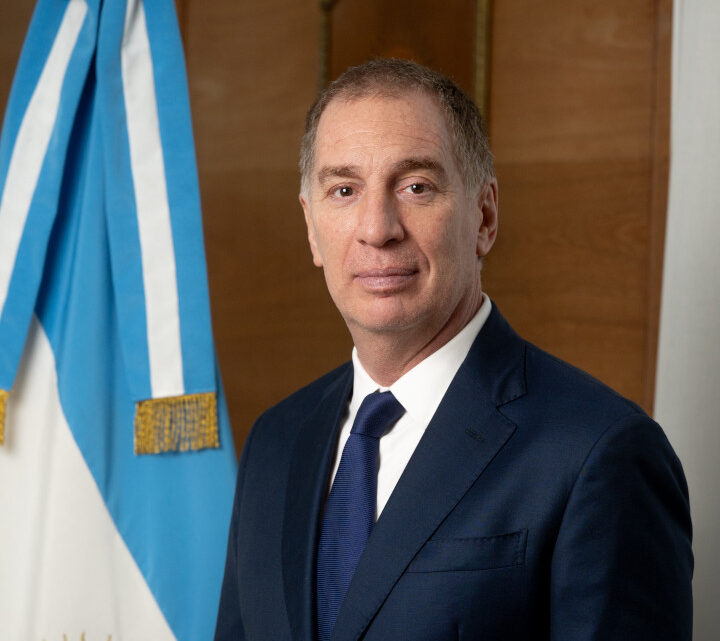 SANTILLI SALE A RECORRER PROVINCIAS EN UNA SEMANA CLAVE PARA ASEGURAR APOYOS A LA REFORMA LABORAL