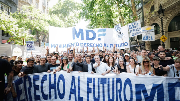 Kicillof participó de la marcha a Plaza de Mayo contra el proyecto de reforma de la Ley Laboral