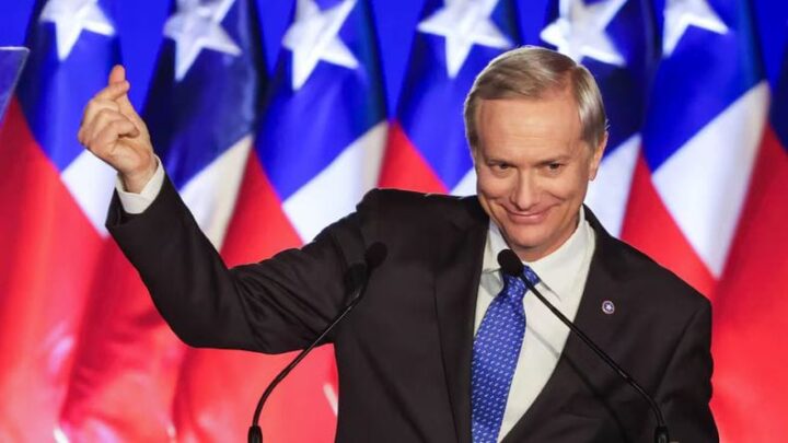 JOSÉ ANTONIO KAST ARRASA EN CHILE Y SE CONVIERTE EN PRESIDENTE ELECTO TRAS EL BALOTAJE
