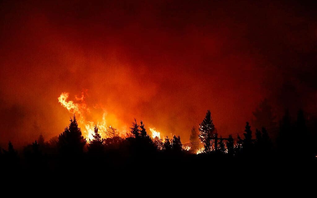 INCENDIOS FORESTALES EN CHUBUT: FOCOS ACTIVOS, EVACUADOS Y OPERATIVOS EN MARCHA