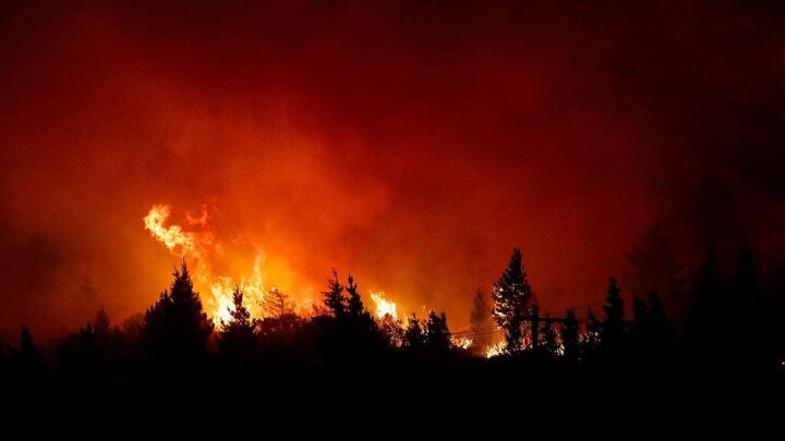 INCENDIOS FORESTALES EN CHUBUT: FOCOS ACTIVOS, EVACUADOS Y OPERATIVOS EN MARCHA