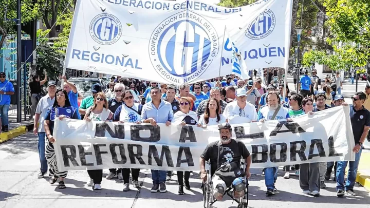 EL GOBIERNO ANUNCIÓ QUE DENUNCIARÁ A MANIFESTANTES INVOLUCRADOS EN INCIDENTES FRENTE AL CONGRESO DURANTE LAS PROTESTAS POR LA REFORMA LABORAL
