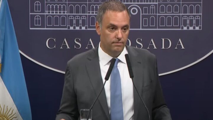 ADORNI CRITICÓ A VILLARRUEL Y RELATIVIZÓ SU CANDIDATURA PRESIDENCIAL: “NO FORMA PARTE DE LA GESTIÓN”