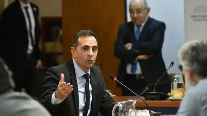 GOBIERNO DEFENDIÓ LA REFORMA LABORAL: “LOS JÓVENES YA NO QUIEREN IRSE 35 DÍAS DE VACACIONES”