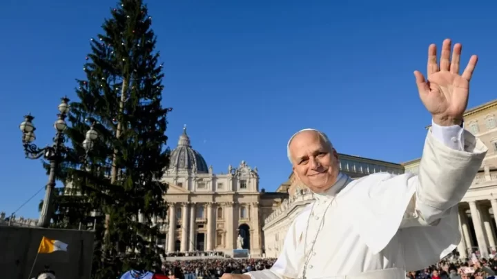 MILEI INVITÓ OFICIALMENTE AL PAPA LEÓN XIV A VISITAR ARGENTINA EN 2026