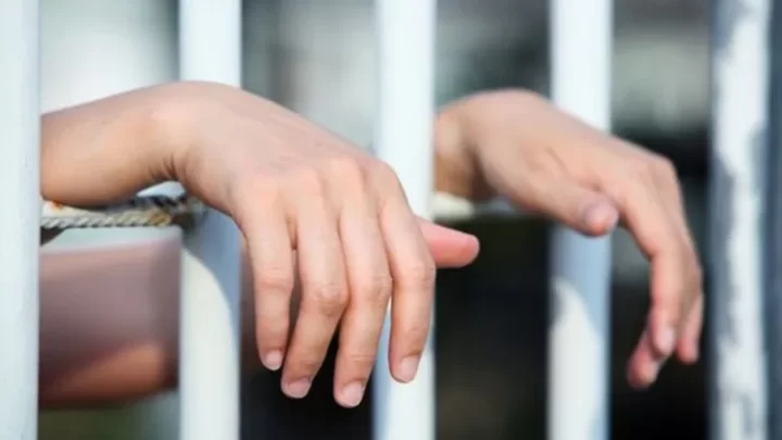 EL GOBIERNO REGLAMENTÓ EL NUEVO RÉGIMEN PENAL JUVENIL: BAJA LA EDAD DE IMPUTABILIDAD Y FIJA PENAS DE HASTA 15 AÑOS