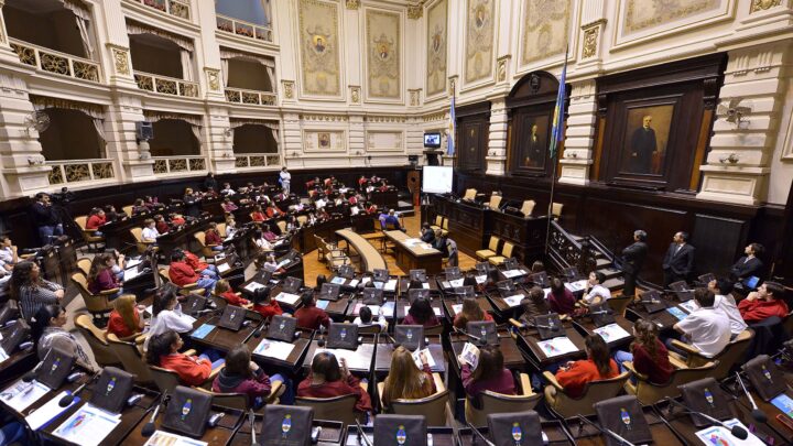 FUERTE RESPALDO A KICILLOF: LARROQUE, BIANCO, CORREA Y MARIEL FERNÁNDEZ APUNTARON CONTRA MILEI ANTES DE LA APERTURA DE SESIONES