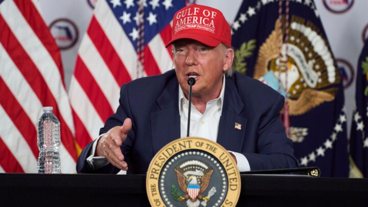 TRUMP ORDENA EL BLOQUEO DEL ESTRECHO DE ORMUZ Y ESCALA LA TENSIÓN GLOBAL CON IRÁN